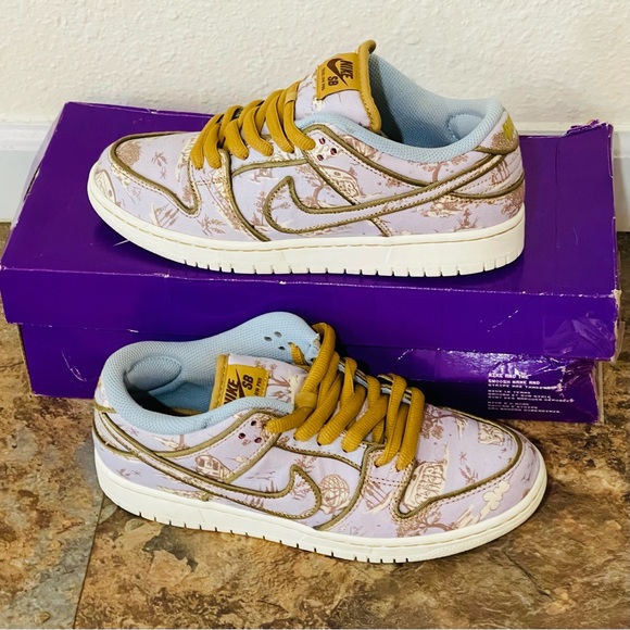 Nike Sb Dunk Low “City Of Style” Sneakers